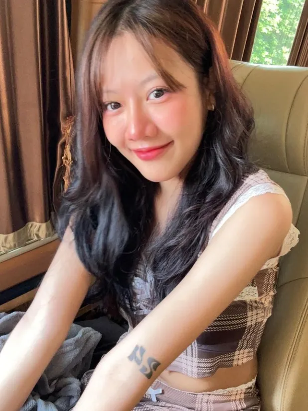 valnie24 8